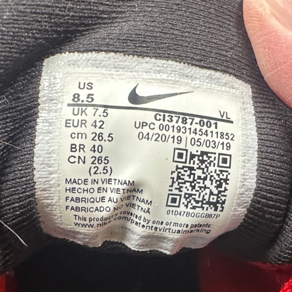 Nike Quest Running shoes. Men's Black and Red Athletic Shoes 8.5 - Picture 3 of 6